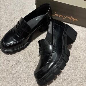 Crown Vintage Black Loafers